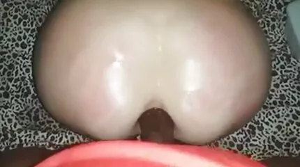 Sok orosz sperma fröccsen eroszakos baszas ki a végbélnyílásból.