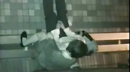 Sok spermium a kedves ribancok erőszakos pornó szájában.
