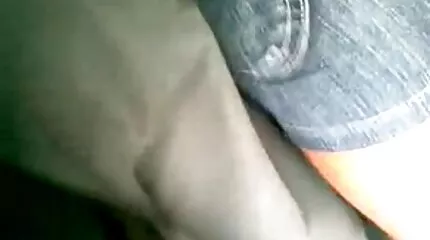 A parton kézimunkával és egy fiatal szuka kibaszásával pornó erőszakos folytatódott a felszedés.