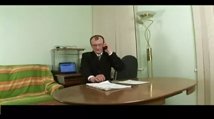 A leszbikus szexet leszbi erőszak akart felkavarni egy részeg barátnőjével.