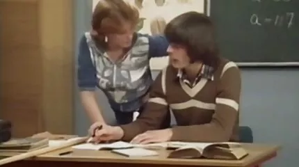 Miután elrántott, egy eroszakos baszas sráccal dumál. Pornó Johnny Sins és Cece Capella.