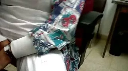Gyönyörű fasz a jachton és erőszakos durva szex a szobában.