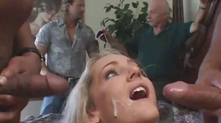 A gyengéd masszőr, Hannah Hays felszívott egy fekete csavart, és megbaszott. erőszakos szex filmek