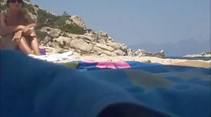 Egy hatalmas fekete férfi fajok közötti pornót rendezett vele egy fehér Sable Jonesszal erőszakos sex