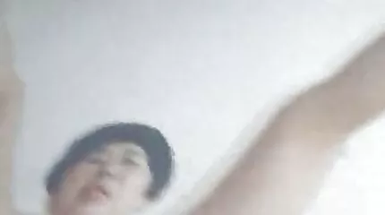 Pornó casting egy nőről erőszakos szeksz dupla behatolással és két cumshottal.