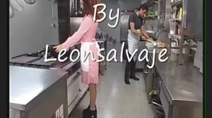 Apa szar lányát a leszbi erőszak születésnapjára.