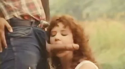 Egy fiatal, gyengéd erőszakos sex seggű csajt gyönyörűen megszartak, és kifröcskölt cum.