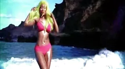 Csíkos szőke nők tribbing. eröszakos porno filmek