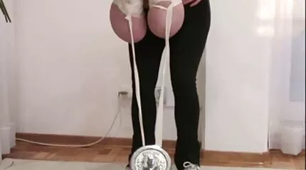 Leszbikus pornó eröszakos szex 2020 a konyhában.