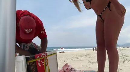 Leszbikus nővérek szíjjal gyönyörűen erőszakos sex video dugnak.