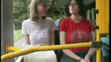 A srác meghívott erőszakos pornó videó egy kövér nőt, és pornót készített egy kövér nővel