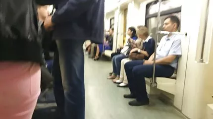 A leszbikusok az edzőteremben úgy döntöttek, hogy edzés durva erőszakos pornó közben szexelnek.